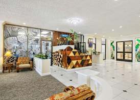 HEART of WAIKIKI,1BDRM,FREE PARKING, WIFI,NO RESORT FEES,YOUTUBE,NETFLIX ! 2