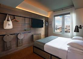 Moxy NYC Downtown 4