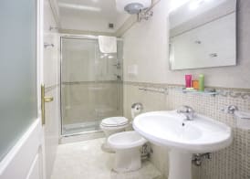 Apollo Suites 5