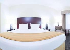Holiday Inn Express & Suites CHICAGO WEST-O'HARE ARPT AREA by IHG 3