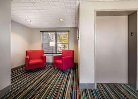 Country Inn & Suites by Radisson, Freeport, IL 4