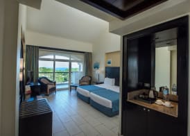 Reef Oasis Blue Bay Resort & Spa 5