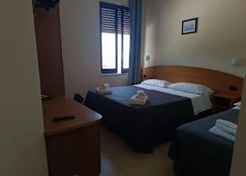 Hotel Hydra Club 5