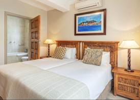 Bantry Beach Luxury Suites 5