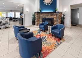 Super 8 by Wyndham Quebec City 3