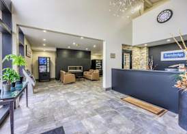 Travelodge by Wyndham Sarnia 4