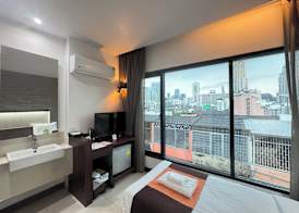 Collection O The Bangkok Airport Link Suite 5