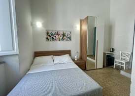 Onlyrooms V - Portside & Train Station 3