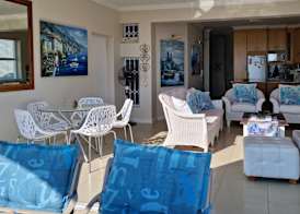 'The View' on Bikini Beach, Seafront, 2 bedroom, Sleeps 4 5