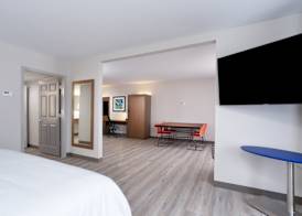 Holiday Inn Express & Suites MOREHEAD CITY by IHG 5