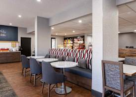 Hampton Inn Athens 3
