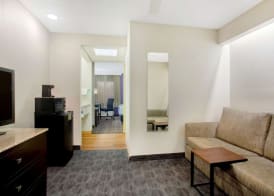 La Quinta by Wyndham Springfield South 3