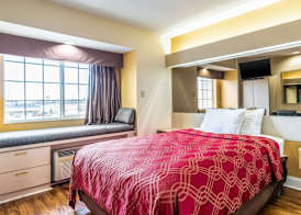 Econo Lodge Inn & Suites Evansville East 5