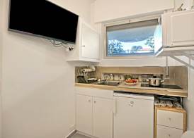 Jolie Sur La Mer - Petit Studio With Shared Pool 3