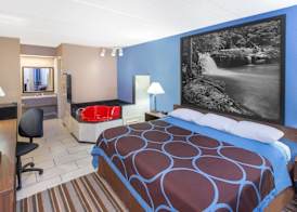 Super 8 by Wyndham Dothan 4