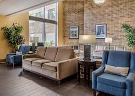 Suburban Studios Arlington Heights – Elk Grove 4