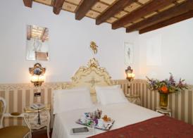Unahotels Ala Venezia - Adults Only 4