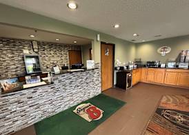 Super 8 by Wyndham Paris IL 4