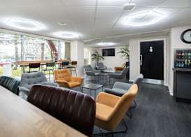 Ramada by Wyndham London Stansted Airport 5