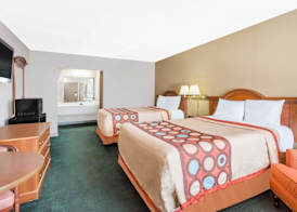 Super 8 by Wyndham Greensboro 4