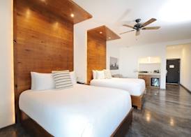 Bahia Hotel & Beach House 4