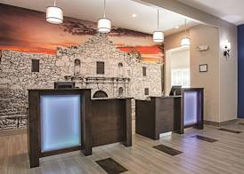 La Quinta by Wyndham San Antonio Northwest 3