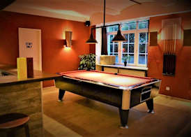 Singer109 Hostel, Hotel & Apartment 3
