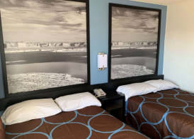 Super 8 by Wyndham Phoenix West 4