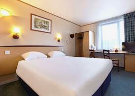 The Runmere Hotel, Liverpool South (Runcorn), Part of the AG Collection 3