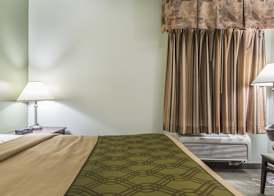 Econo Lodge 5