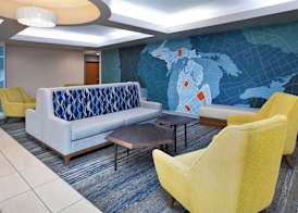 Holiday Inn Express & Suites AUBURN HILLS by IHG 2