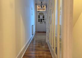 Rayan's Lodge Stratford London by OYO 4