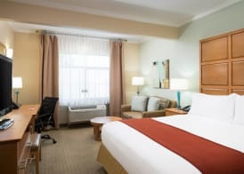 Holiday Inn Express & Suites SANTA CLARA - SILICON VALLEY by IHG 2