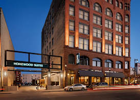 Homewood Suites by Hilton Milwaukee Downtown 4
