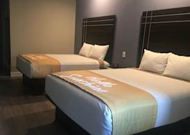 Days Inn & Suites by Wyndham La Porte 4