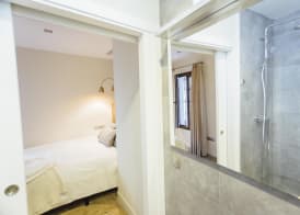 One&Lux Byron Suites 3