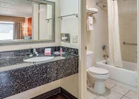 Econo Lodge Inn & Suites Griffin North 3