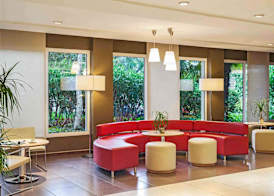 Ibis Cornella 5