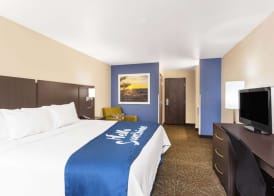 Days Inn & Suites by Wyndham East Flagstaff 5