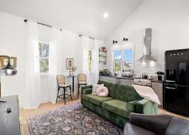 Casa Julieta Luxury Ybor-themed Studio 3