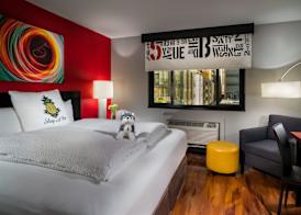 Staypineapple, Hotel FIVE, Downtown Seattle 5