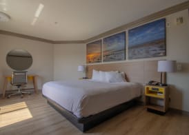 Days Inn by Wyndham Carlsbad 2