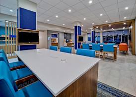 Holiday Inn Express & Suites HUNTSVILLE – SPACE CENTER by IHG 2