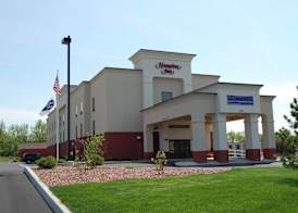 Hampton Inn Geneseo 4