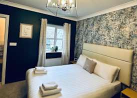 Arch Guesthouse 5