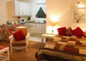Culdesac Guesthouse Oudtshoorn 3
