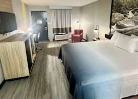 Super 8 by Wyndham Manchester TN 4