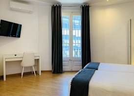 Super Balmes Guest House 5