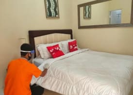 Bogor - Beautiful Room for 2 With Ac 4