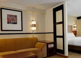 Comfort Suites Milwaukee West 3